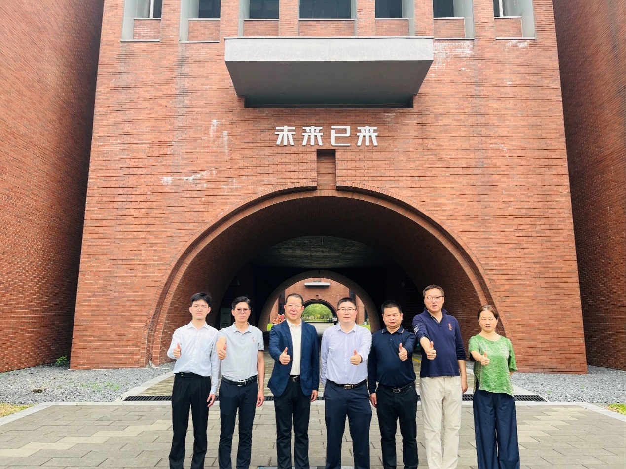 校校交流 | 广州华商学院走访华南理工大学重点实验室 共探具身智能产教融合新路径