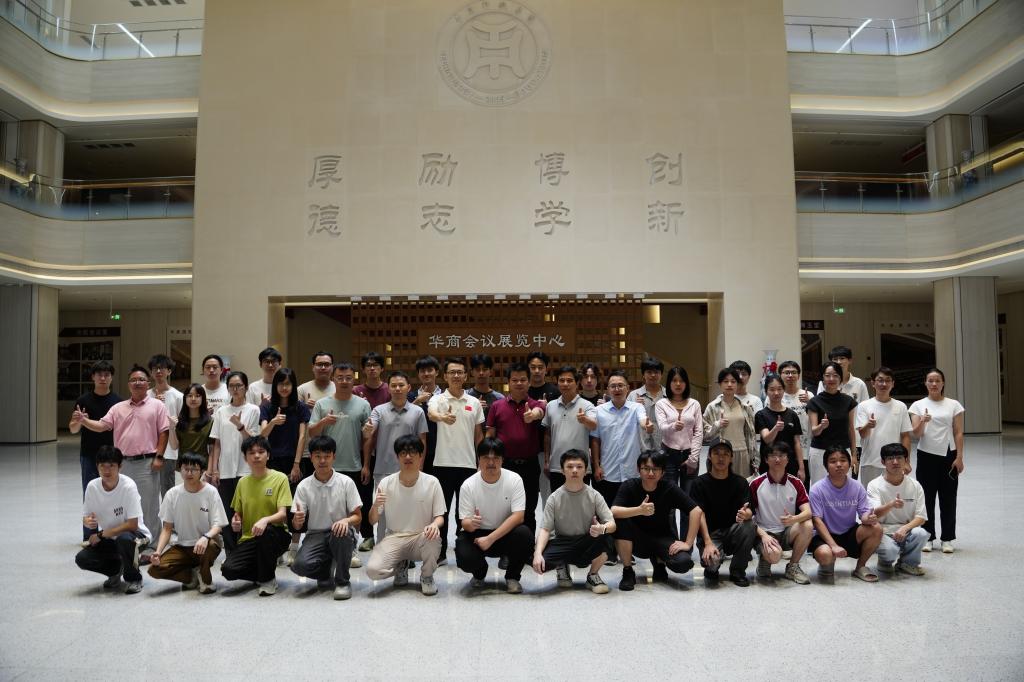 学院新闻 | 一场与 AI 同行的成长——首期 FDE 工作坊顺...